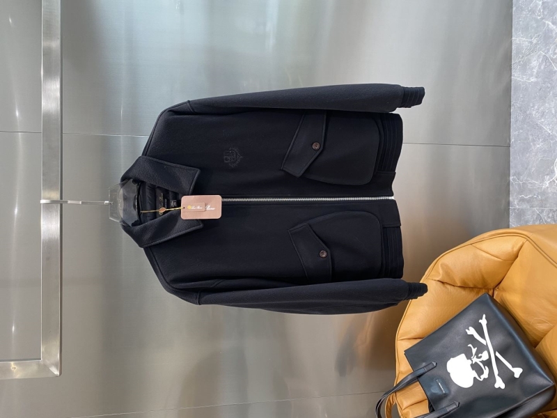 L0r0 P1ana outwear
